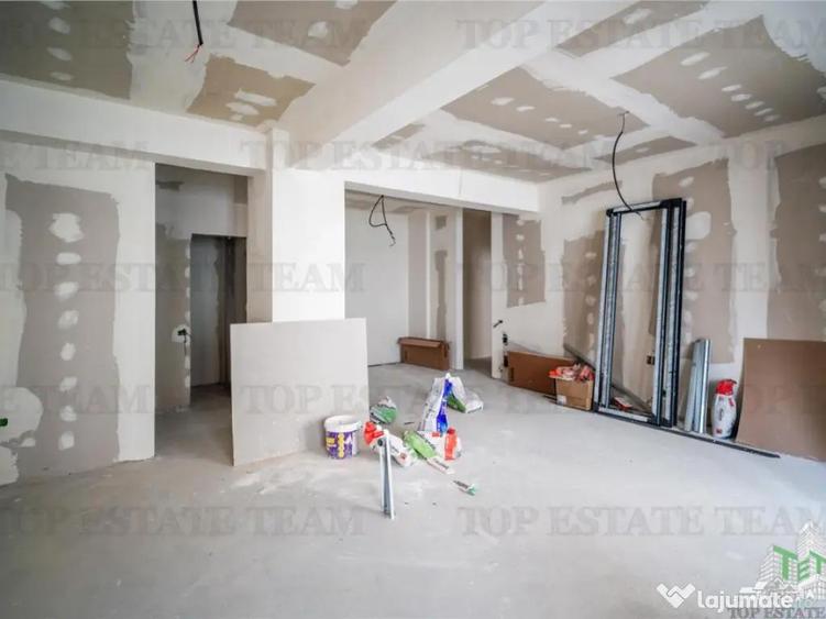 Apartament cu 4 camere semidecomandat în Iancului