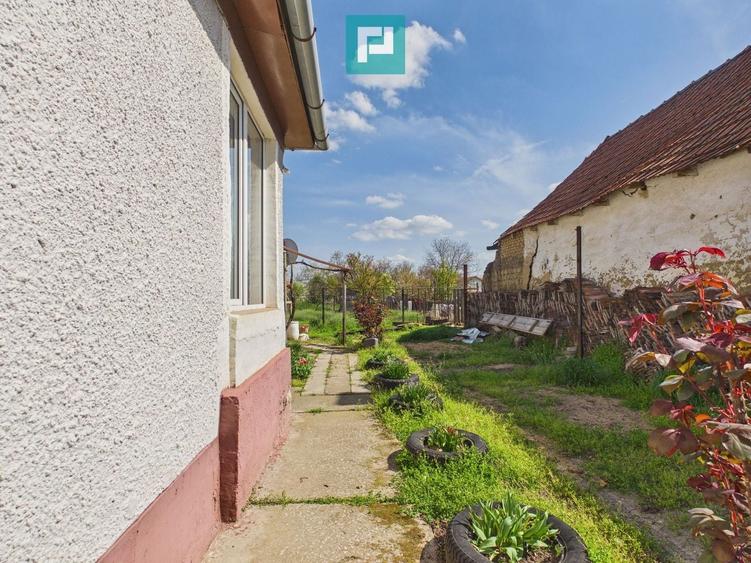 Casă individuală cu 3 camere cu Canalizare în Peregu Mic