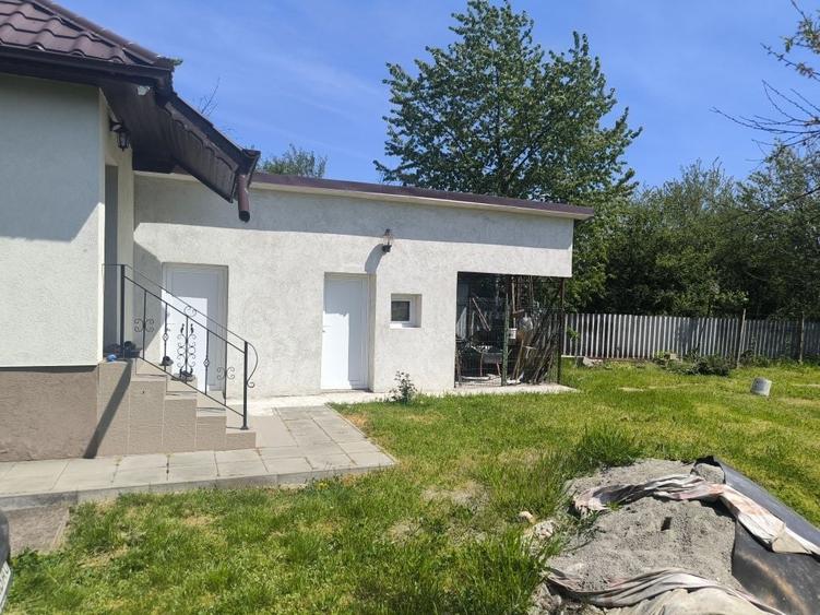 Casă cu 4 camere cu Teren 800 Mp în Unirii
