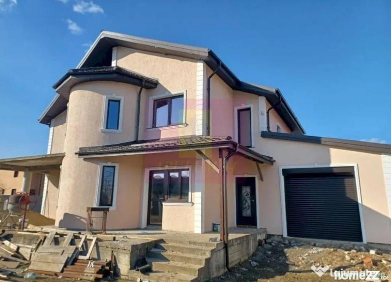Casă cu 5 camere cu Teren 576 Mp în Săbăreni