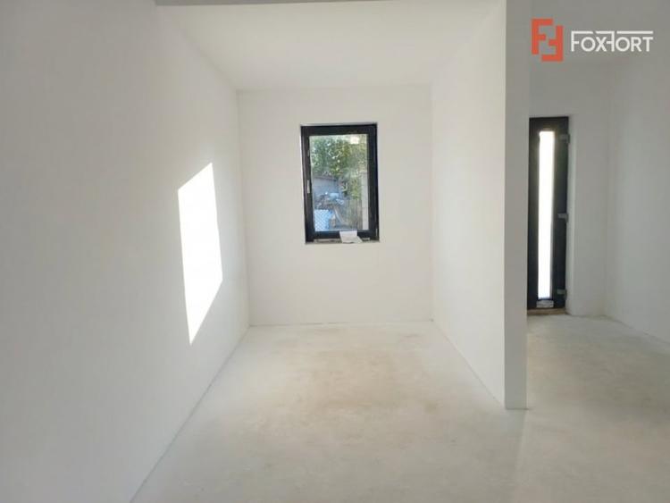 Duplex cu 5 camere cu Canalizare în Ghiroda