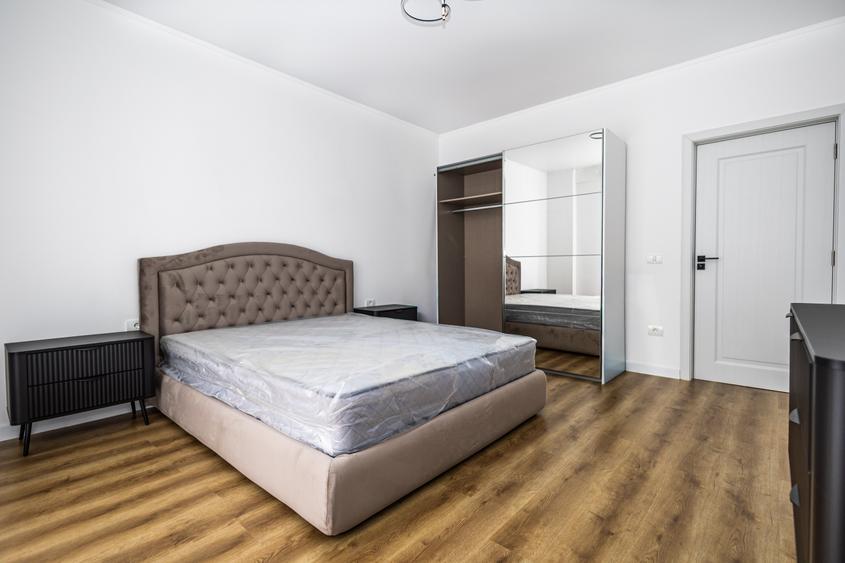 Apartament cu 3 camere decomandat, mobilat în Central