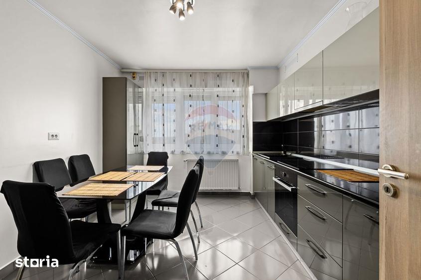 Apartament cu 3 camere, mobilat în Boul Roșu