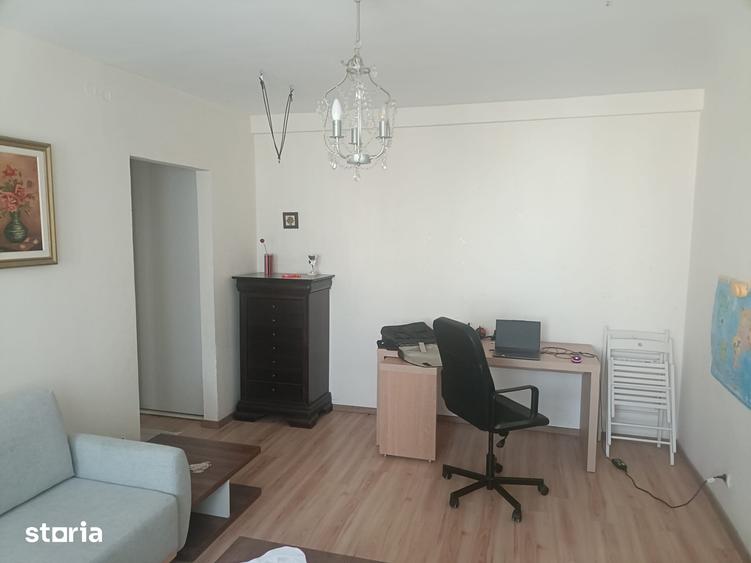 Apartament cu 3 camere în 1 Mai