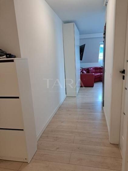 Apartament cu 3 camere semidecomandat, mobilat în Vest