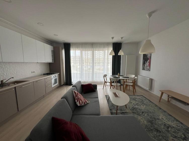 Apartament cu 3 camere decomandat în Floreasca