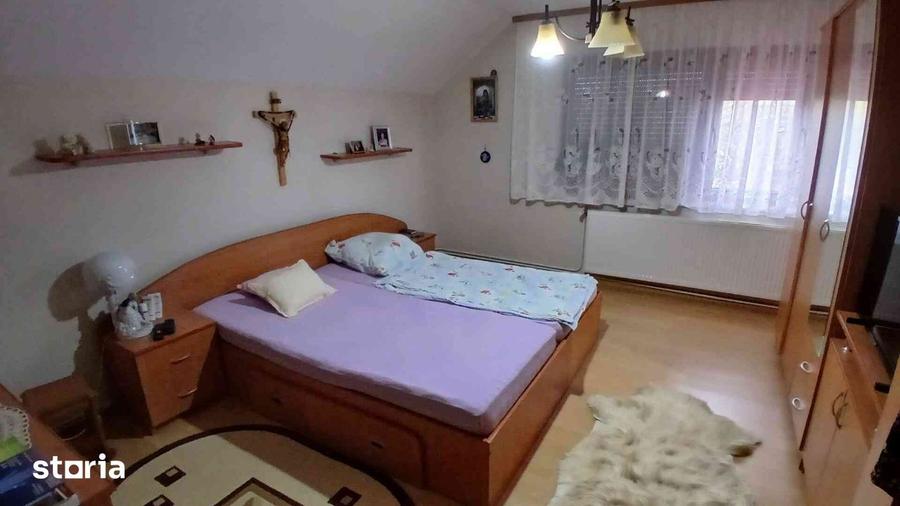 Casă cu 7 camere cu Teren 700 Mp în Caransebeș