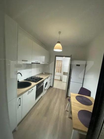 Apartament cu 3 camere decomandat în Centura