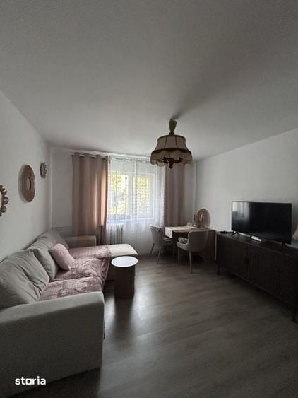 Apartament cu 3 camere în Berceni