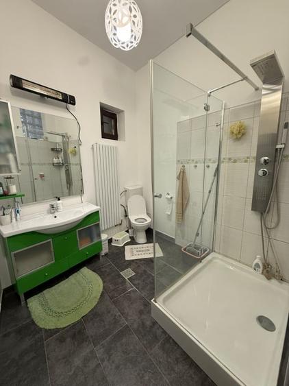 Casă individuală cu 4 camere cu Canalizare în Ultracentral