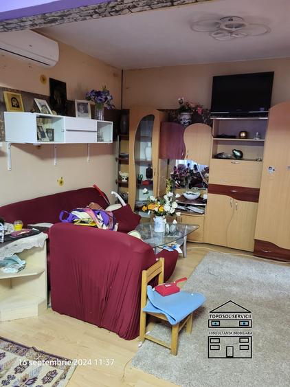 Apartament cu 3 camere decomandat în Sânmartin