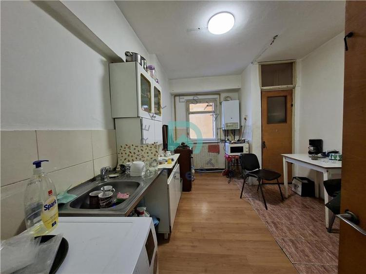 Apartament cu 3 camere decomandat în Răcădău