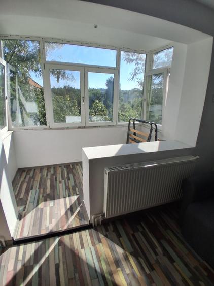 Apartament cu 2 camere semidecomandat în Podu Roș