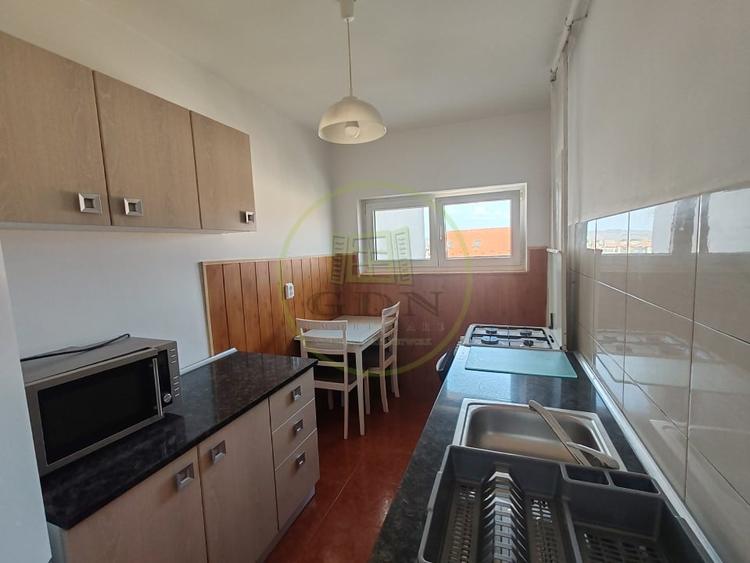 Apartament cu 2 camere decomandat, mobilat în Mihai Viteazul