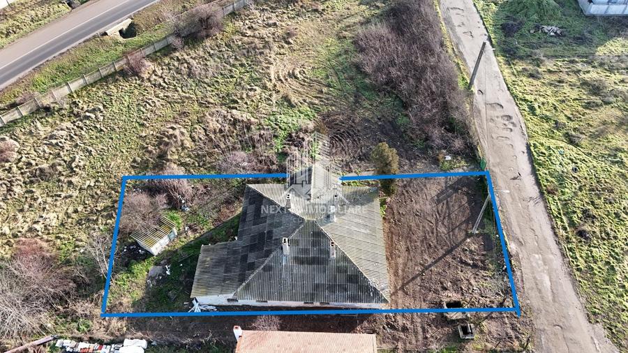 Casă individuală cu 8 camere cu Canalizare în Nord