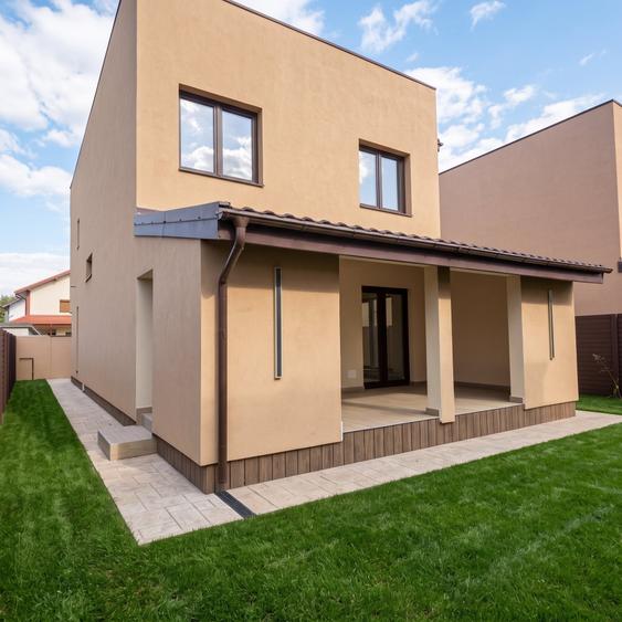 Casă individuală cu 5 camere cu Canalizare în Prelungirea Ghencea