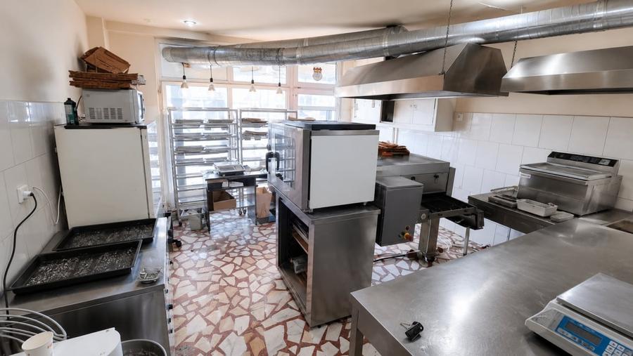 Spațiu comercial, de 45 mp, în Andronache