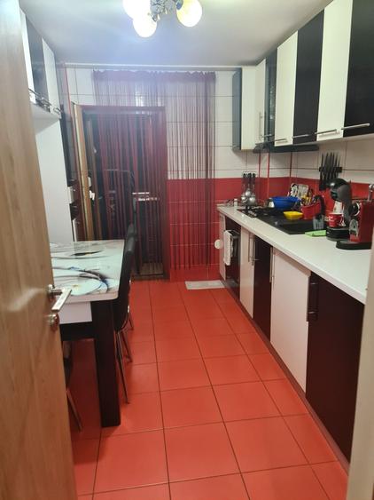 Apartament cu 3 camere decomandat în Autogară