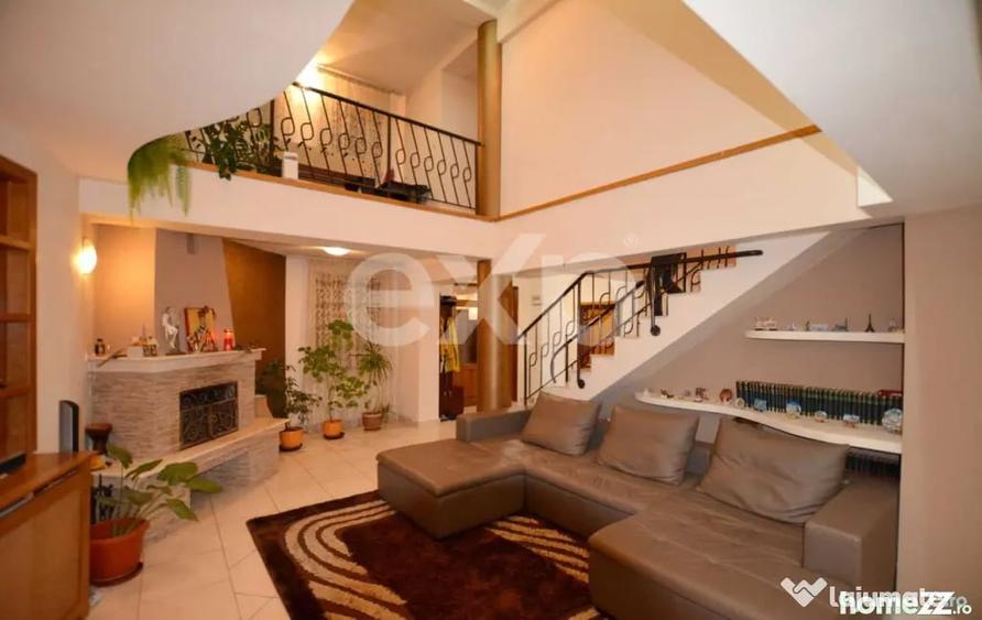 Casă cu 6 camere cu Teren 690 Mp în Găvana