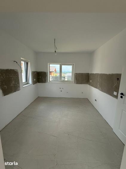 Casă cu 4 camere cu Teren 420 Mp în Cug