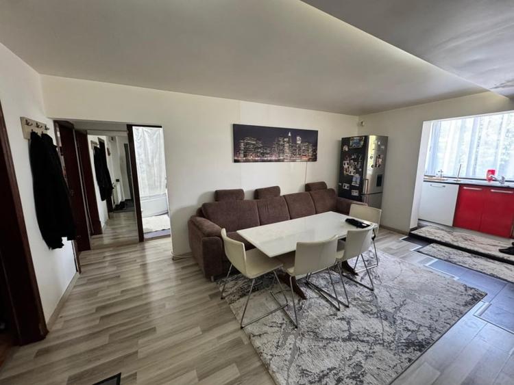 Apartament cu 3 camere decomandat, mobilat în Vasile Alecsandri
