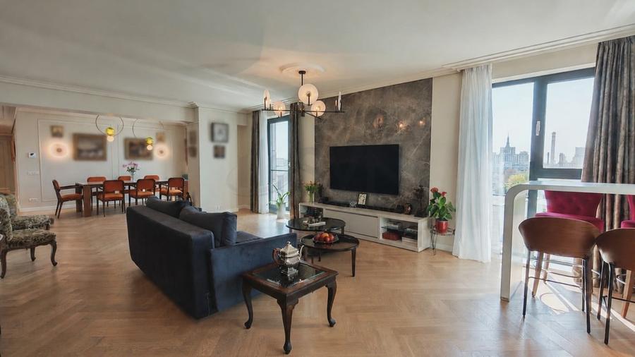 Apartament cu 5 camere semidecomandat, mobilat în Băneasa