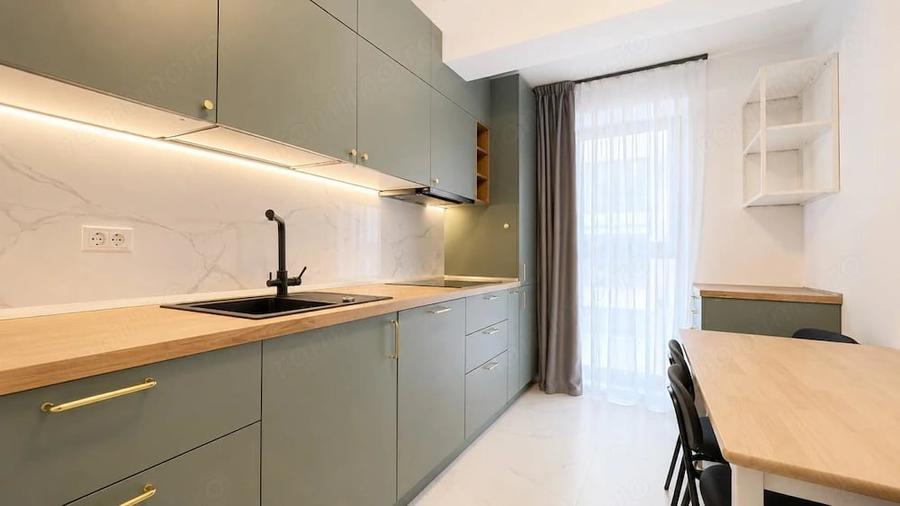 Apartament cu 3 camere semidecomandat în Central