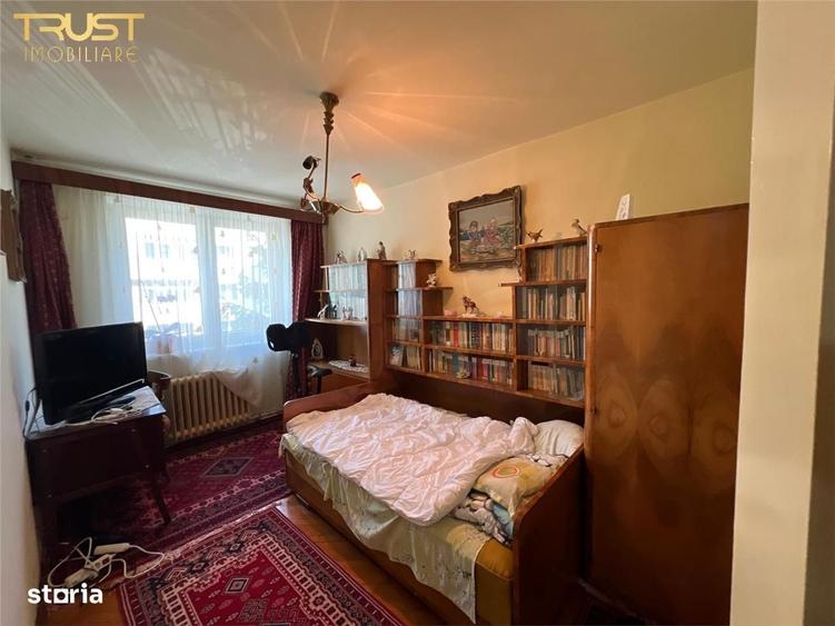 Apartament cu 3 camere decomandat în Central