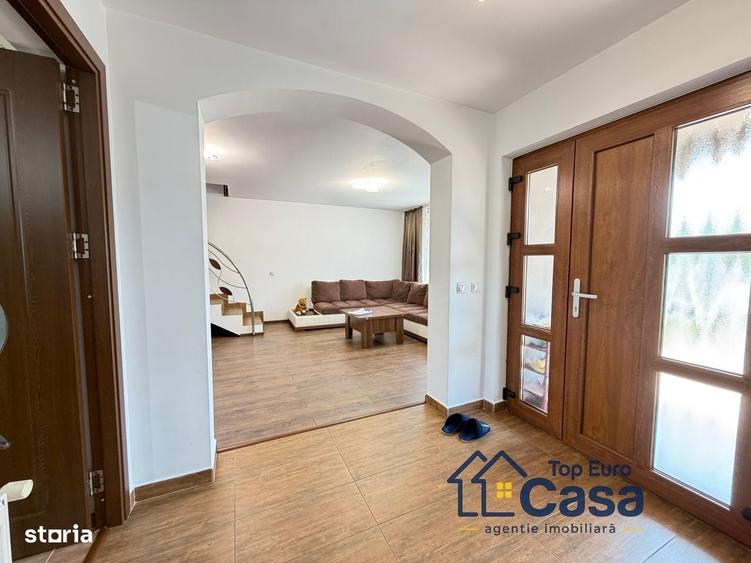 Casă cu 4 camere în Central