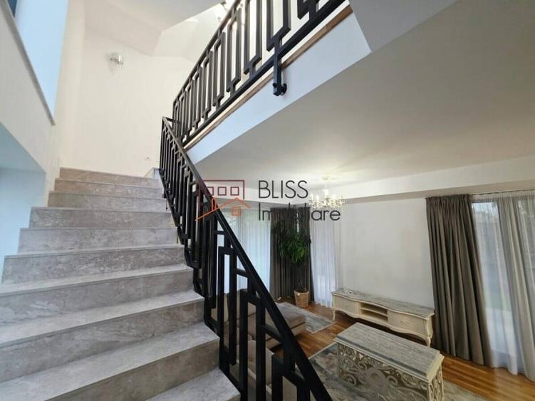 Casă cu 5 camere cu Garaj în Pipera