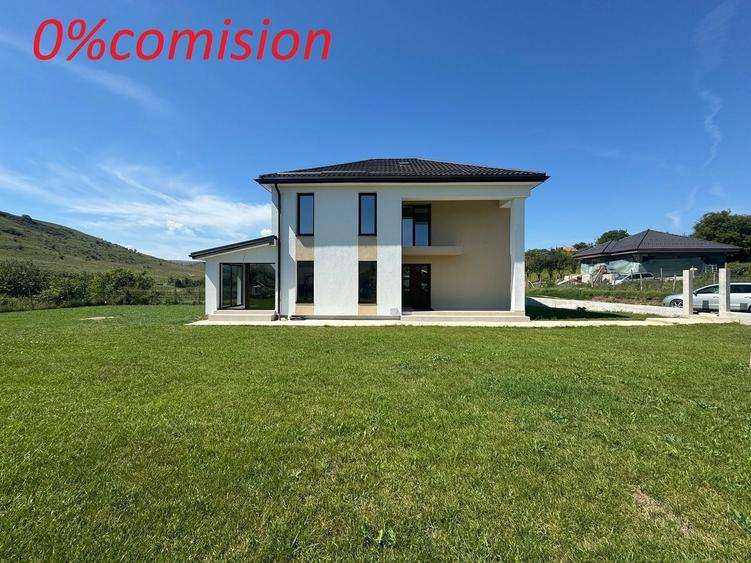 Casă individuală cu 5 camere cu Teren 1000 Mp în Pata