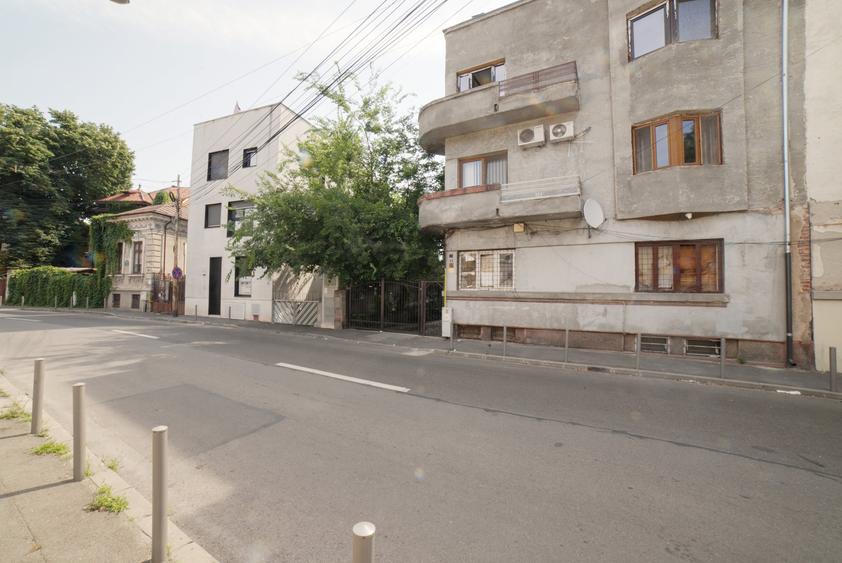Apartament cu 2 camere semidecomandat în P-ța Unirii
