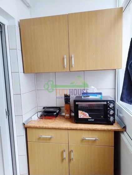 Apartament cu 3 camere semidecomandat, mobilat în Ultracentral