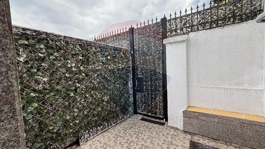 Spațiu comercial, de 38 mp, în Casa de Cultură