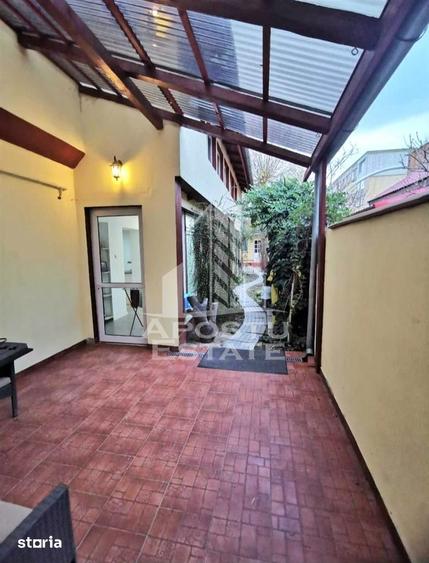 Casă cu 9 camere cu Teren 400 Mp în Sânnicolau Mare
