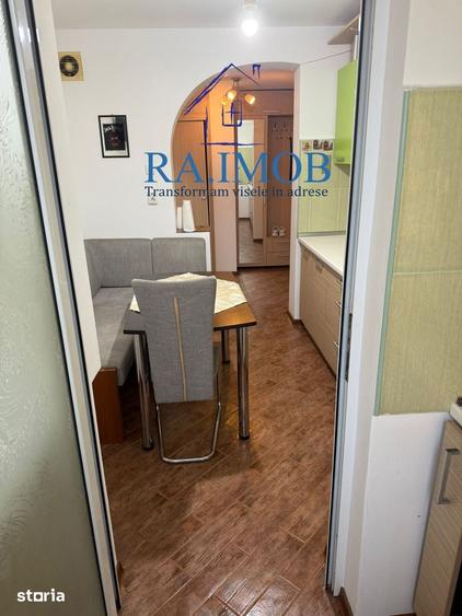 Apartament cu 2 camere decomandat în Malu Roșu