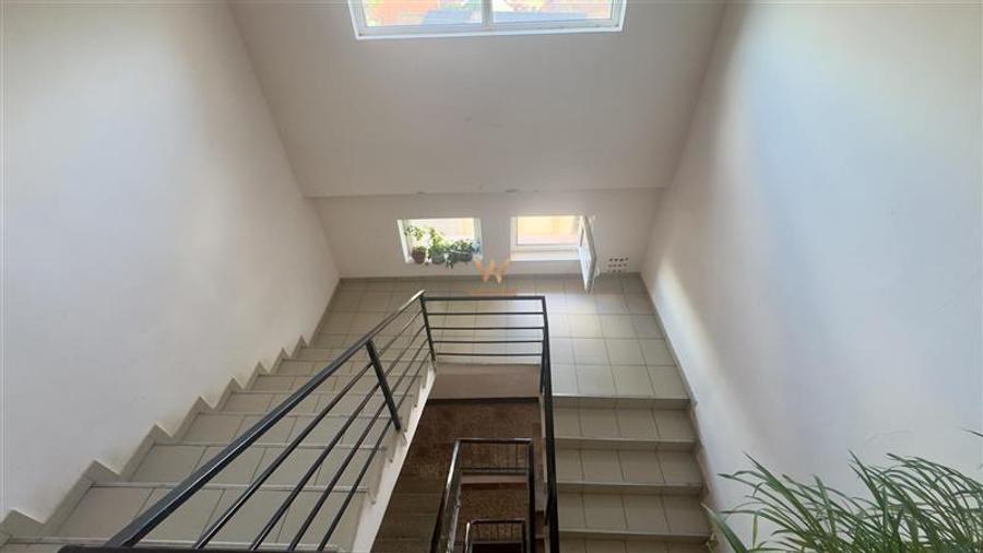 Apartament cu 3 camere nedecomandat în Lazaret