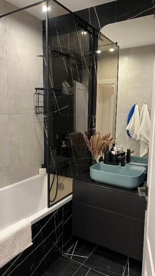 Apartament cu 3 camere semidecomandat, mobilat în Calea Călărașilor