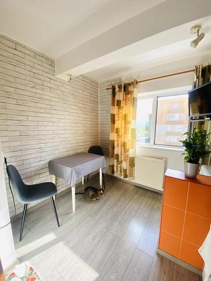 Apartament cu 2 camere decomandat în Colonia Bod