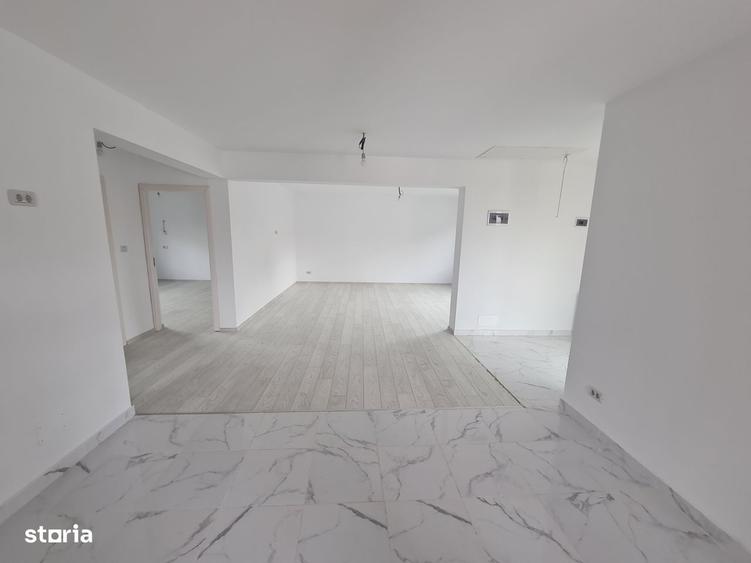 Casă cu 3 camere cu Teren 350 Mp în Săucești