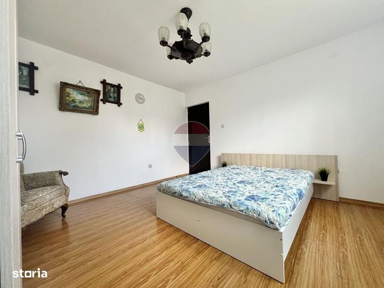 Casă cu 3 camere în Mareș