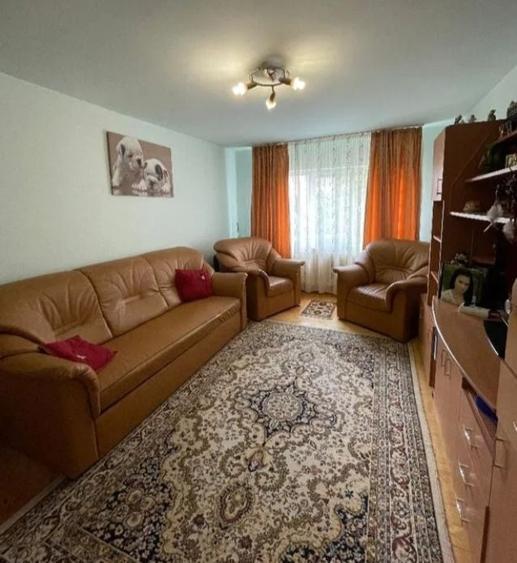 Apartament cu 2 camere decomandat în Ampoi 3
