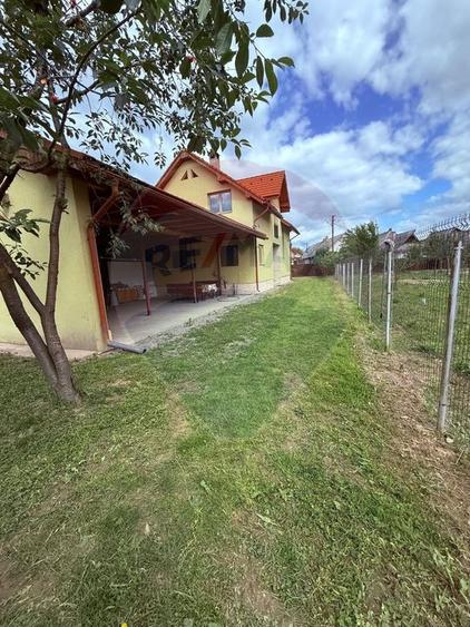 Casă individuală cu 5 camere cu Teren 659 Mp în Câmpulung la Tisa
