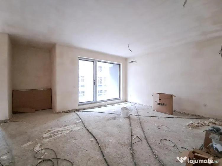 Apartament cu 2 camere semidecomandat în Între Lacuri
