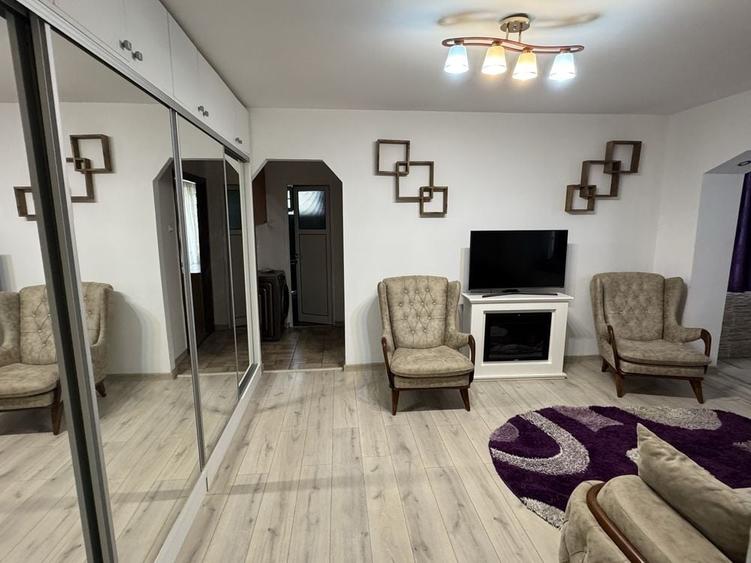 Apartament cu 3 camere în Cetate