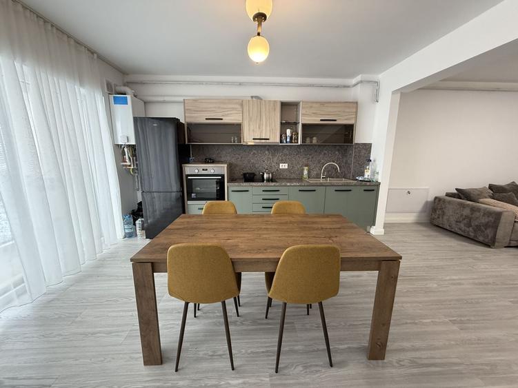 Apartament cu 2 camere semidecomandat, mobilat în Central