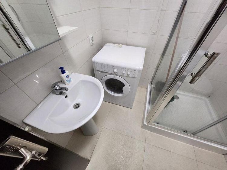 Apartament cu 2 camere decomandat, mobilat în Central
