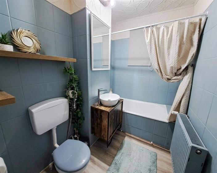 Apartament cu 2 camere decomandat în Central