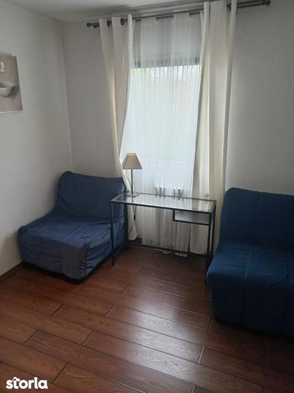 Apartament cu 3 camere semidecomandat, mobilat în Titan