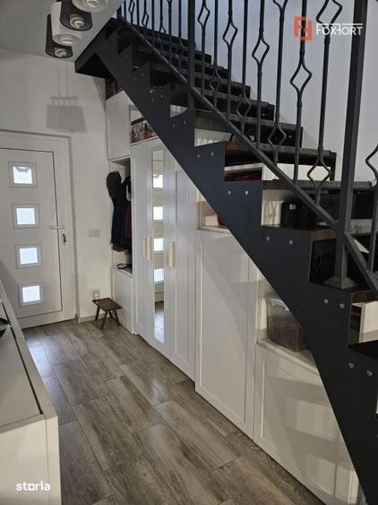 Casă cu 3 camere în Sânandrei